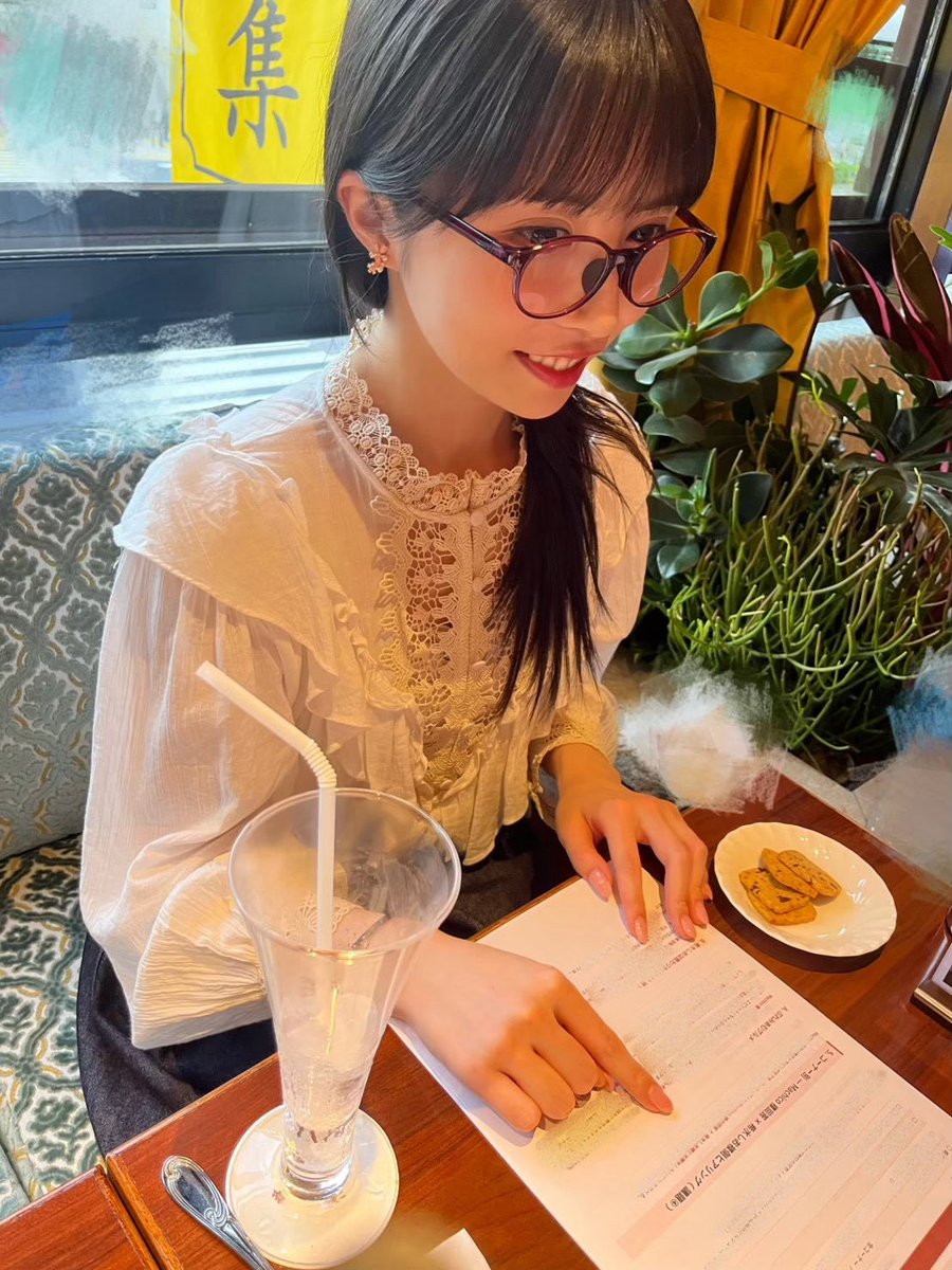 kisui_shio's tweet photo. 遂に明日(土)❣️
#しおプレミアム 第1回の開催です✨
Machicoさん (@MachicoOfficial )をお迎えし
🍜お互いのオススメご飯を食べたり
🎙️朗読したり(2部)
🎮おすすめのゲームをしたり
🤫オフレコ話ししたり
いろーーん事をしちゃいます！ﾜｸﾜｸ
お時間ある方は是非きてねん✨
https://t.co/TZC6Z9XMVC https://t.co/z7RgffMwYD