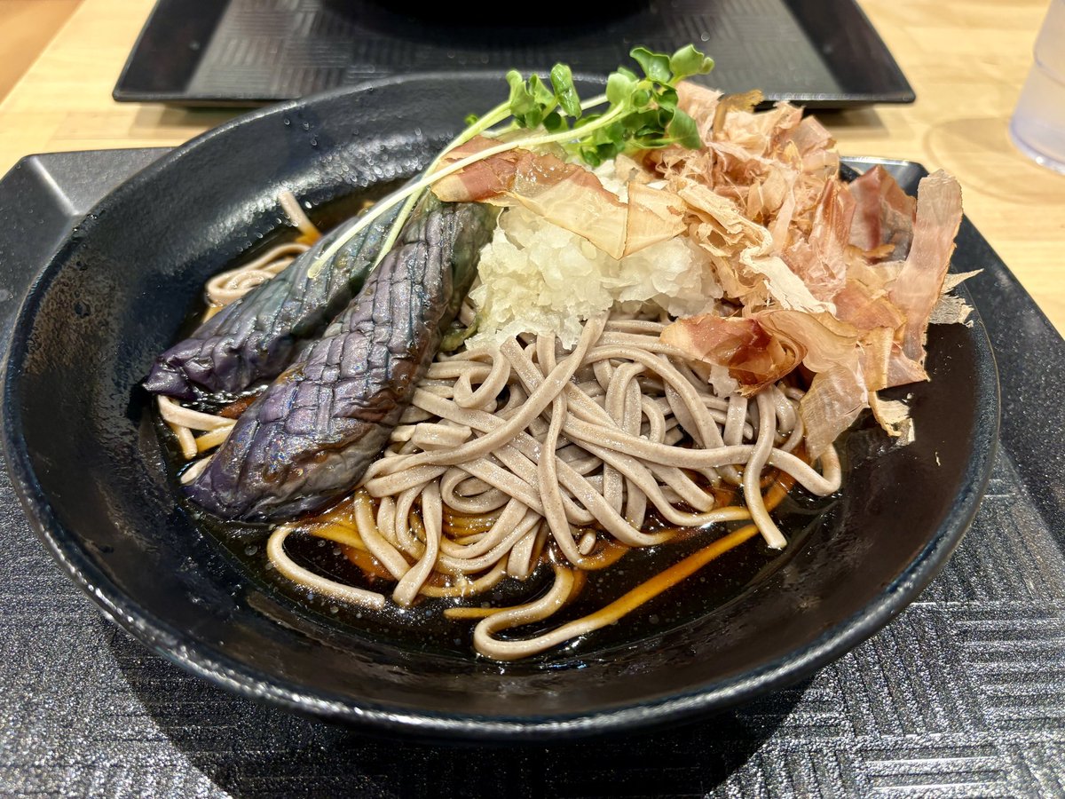 mi8lele's tweet photo. 今日のお昼ごはん。
湾岸市川のパーキングにて、鬼おろし冷やし蕎麦😊
#いまる民　#蕎麦好き https://t.co/muuyA3IRT6