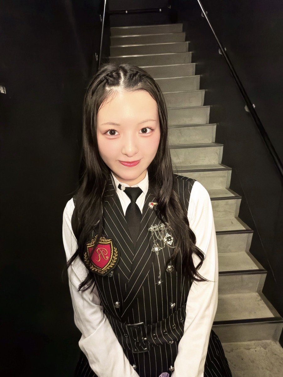 Rosy_Chronicle's tweet photo. #村越彩菜 です

ロージークロニクル ライブツアー
2026 ～BOOKMARK～ 

現在FC先行受付中です🎟
7月31日17：00〜まで

ロージークロニクル Zeppツアー！

初めましての方もそうじゃない方も！
1度ロージークロニクルのライブ
遊びに来てみませんか♡？

お待ちしてます❣️

https://t.co/3FaXpLAq8y

#ハロプロ #ロージークロニクル