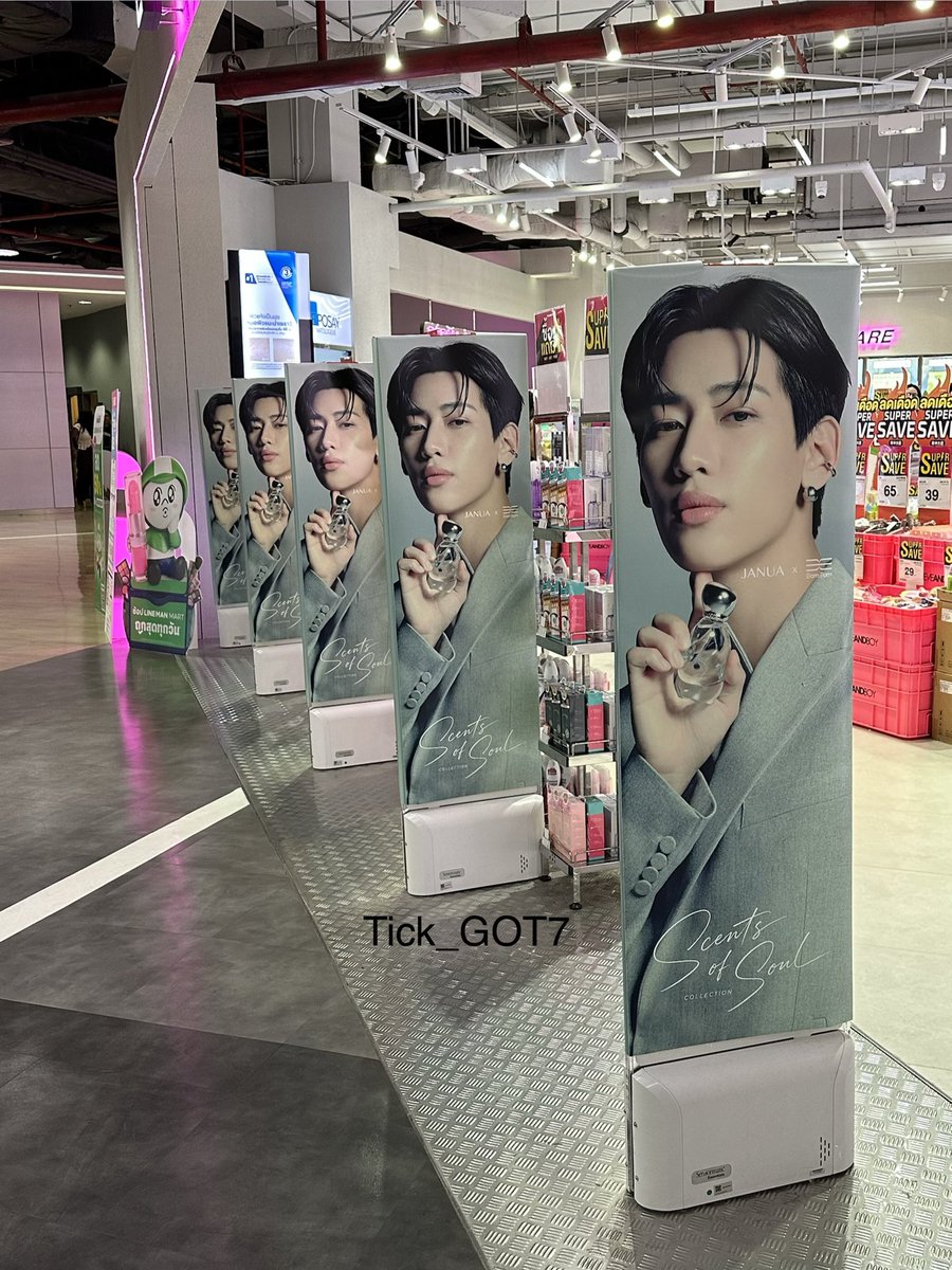 Tick_GOT7's tweet photo. พบคนหล่อสะอาดเต็มพื้นที่ union mall  #JANUAXBAMBAM https://t.co/Kfrv7ReNKQ