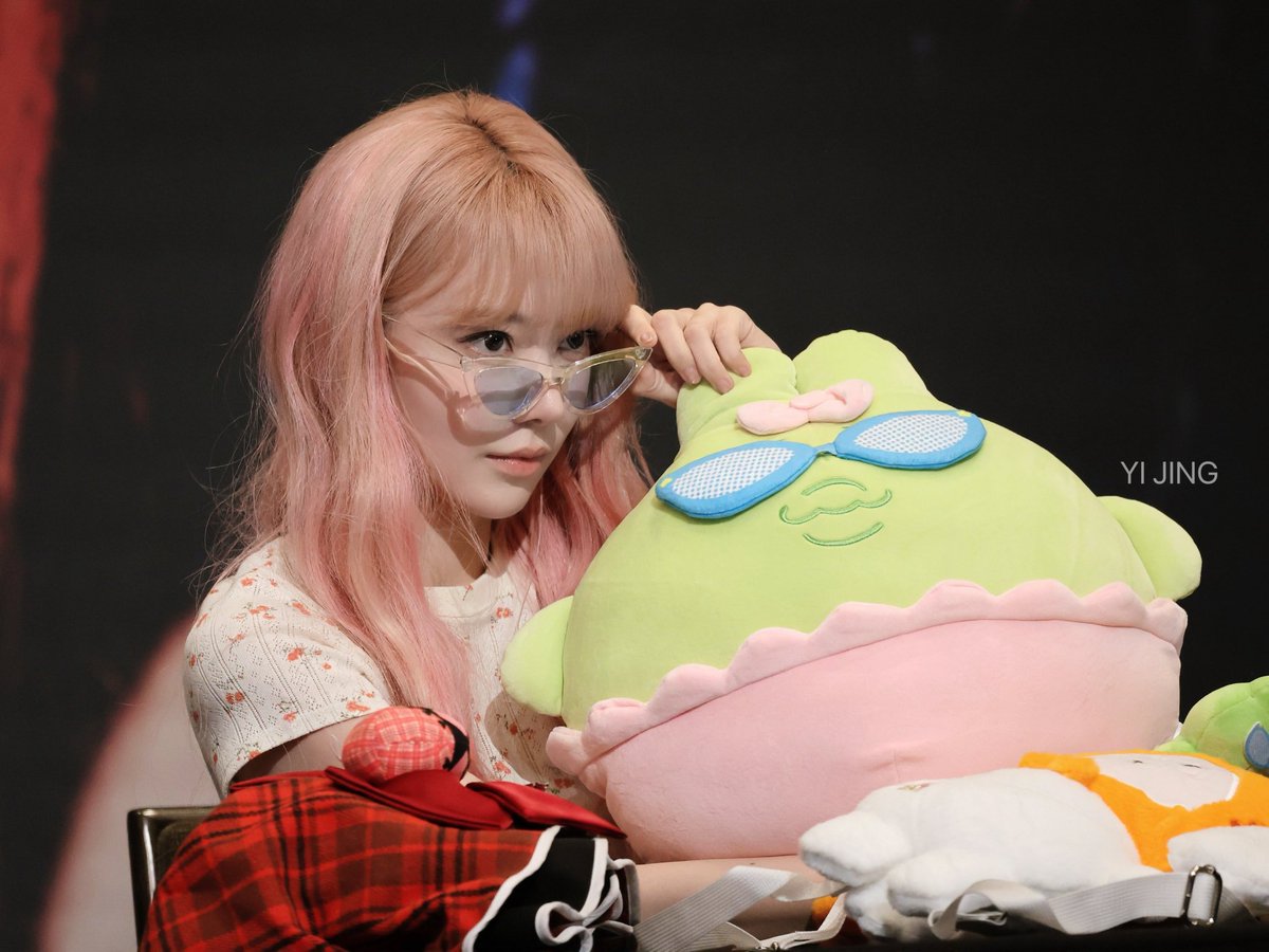 bravod88999's tweet photo. 260718 Taipei HQ
Saki🕶️💚
#사쿠라
#宮脇咲良  #SAKURA
#르세라핌  #LE_SSERAFIM https://t.co/UXZWLprcjk