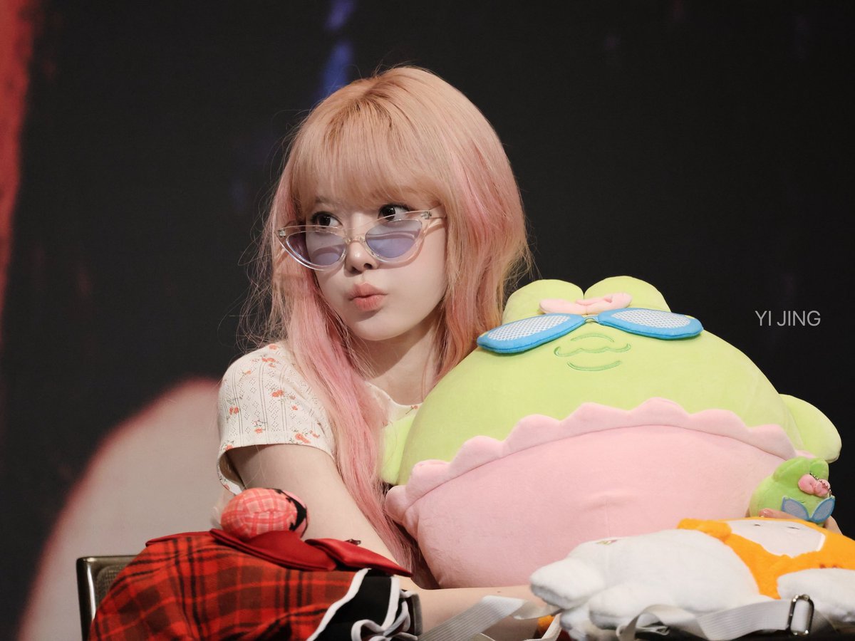 bravod88999's tweet photo. 260718 Taipei HQ
Saki🕶️💚
#사쿠라
#宮脇咲良  #SAKURA
#르세라핌  #LE_SSERAFIM https://t.co/UXZWLprcjk