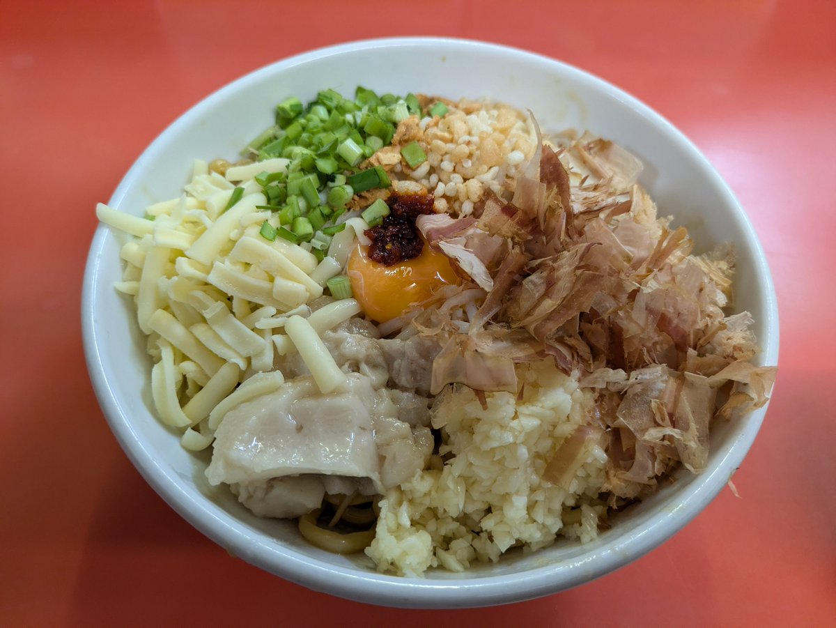 sametyoko7's tweet photo. ひっさしぶりの二郎系まぜそば🍜 https://t.co/FTm8m9BydD