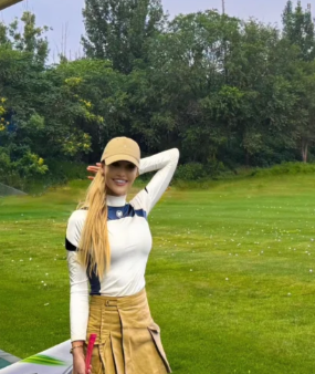 eblanshaa's tweet photo. ⛳️☺️ The outfit looks great 🥰🫰🏻
#otd #travel  #love #girl #golf https://t.co/rhi0Wm0GkD