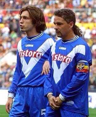 Riquelmeee1908's tweet photo. Totti + Batistuta = Lautaro

Pirlo + Baggio = Barella https://t.co/7yZmhORout