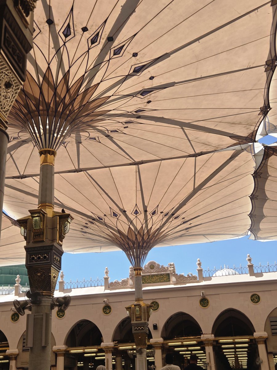 AlhafizNafiu's tweet photo. Gaisuwar Juma'a daga Madinatu Rasulillahi SAW...🕌 https://t.co/bwLhBNQAO7