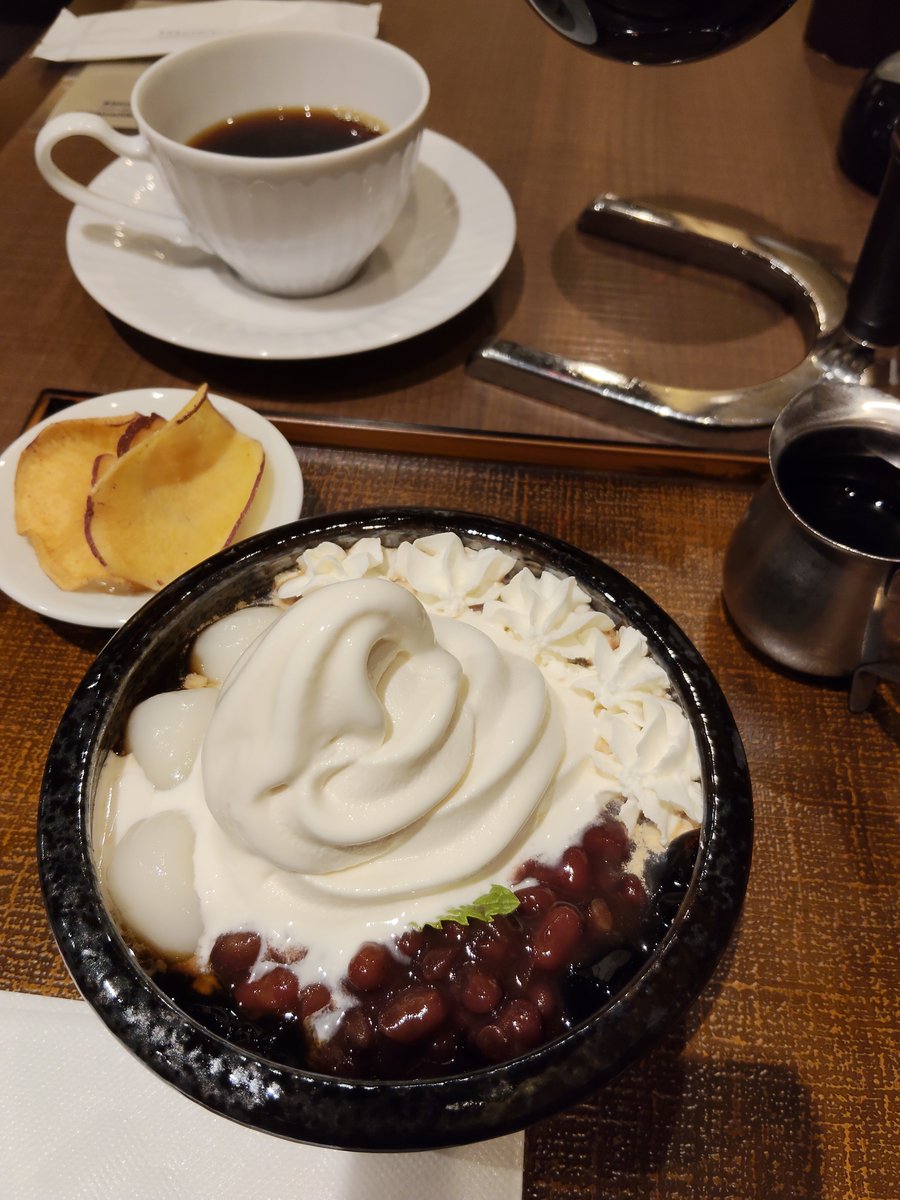 Michael_Child's tweet photo. 通院日。
術後からの3週おきのフェスゴはもう4回目で、だるいとか足腰がつるとかムズムズ足とか副作用ぽいものはあるんだけど、命に別状なさすぎるせいか、主治医にはスルーされがちw
腿に注射するので、腿のうぶ毛が復活してきたことに気付いた😱
高額療養費限度額のおかげで本日の支払い0円です https://t.co/T1vbncywl5