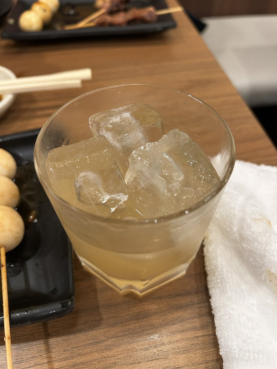 fugetu080's tweet photo. 鶯谷駅近くの居酒屋なんですけどタコ刺し串焼きもめっちゃ美味しい‼️ https://t.co/abpDEcb0JH