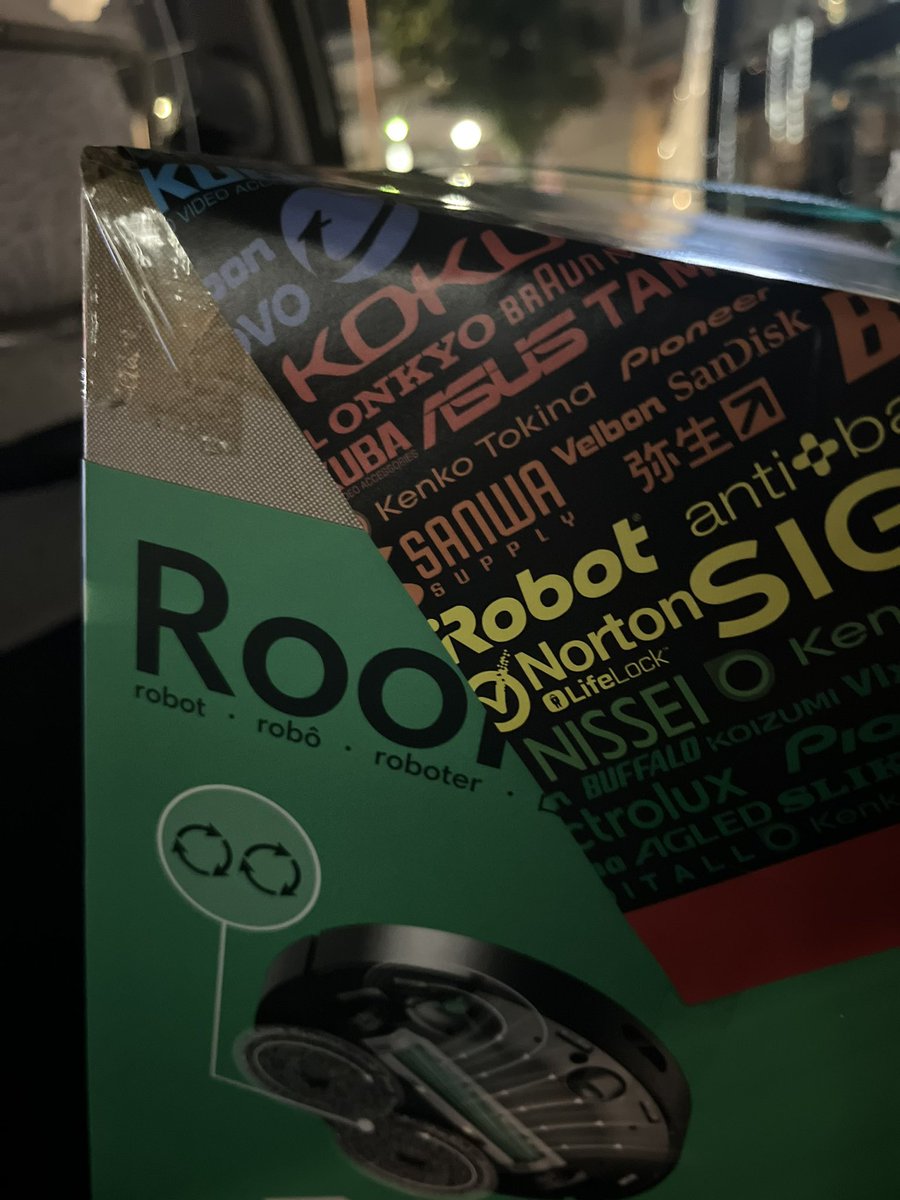 fakey_game's tweet photo. ルンバ買ってしまった
週末掃除機かけるけど、いつも帰るの遅いしサッと掃除機かけてもらえるならということで買った🫡 https://t.co/aPh2wVv922