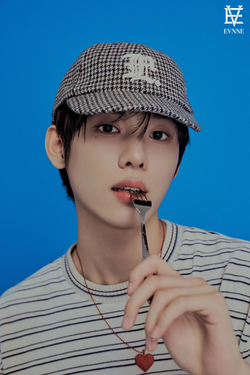 ocean_bl_ue's tweet photo. 잘생겼더요 https://t.co/yIs5dfYZiO
