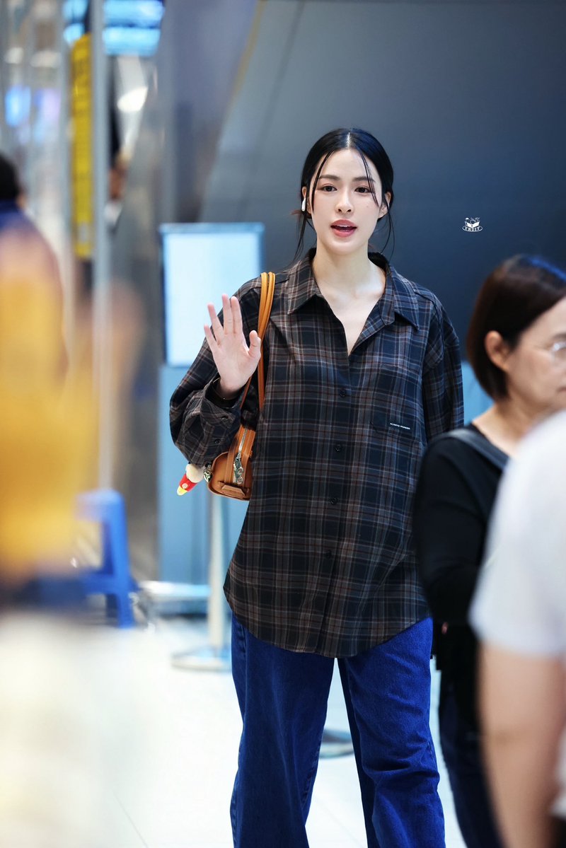 day_fruit71850's tweet photo. 👋👋

#lingorm 
#Linglingkwong‌ https://t.co/VSQNJp7RHB