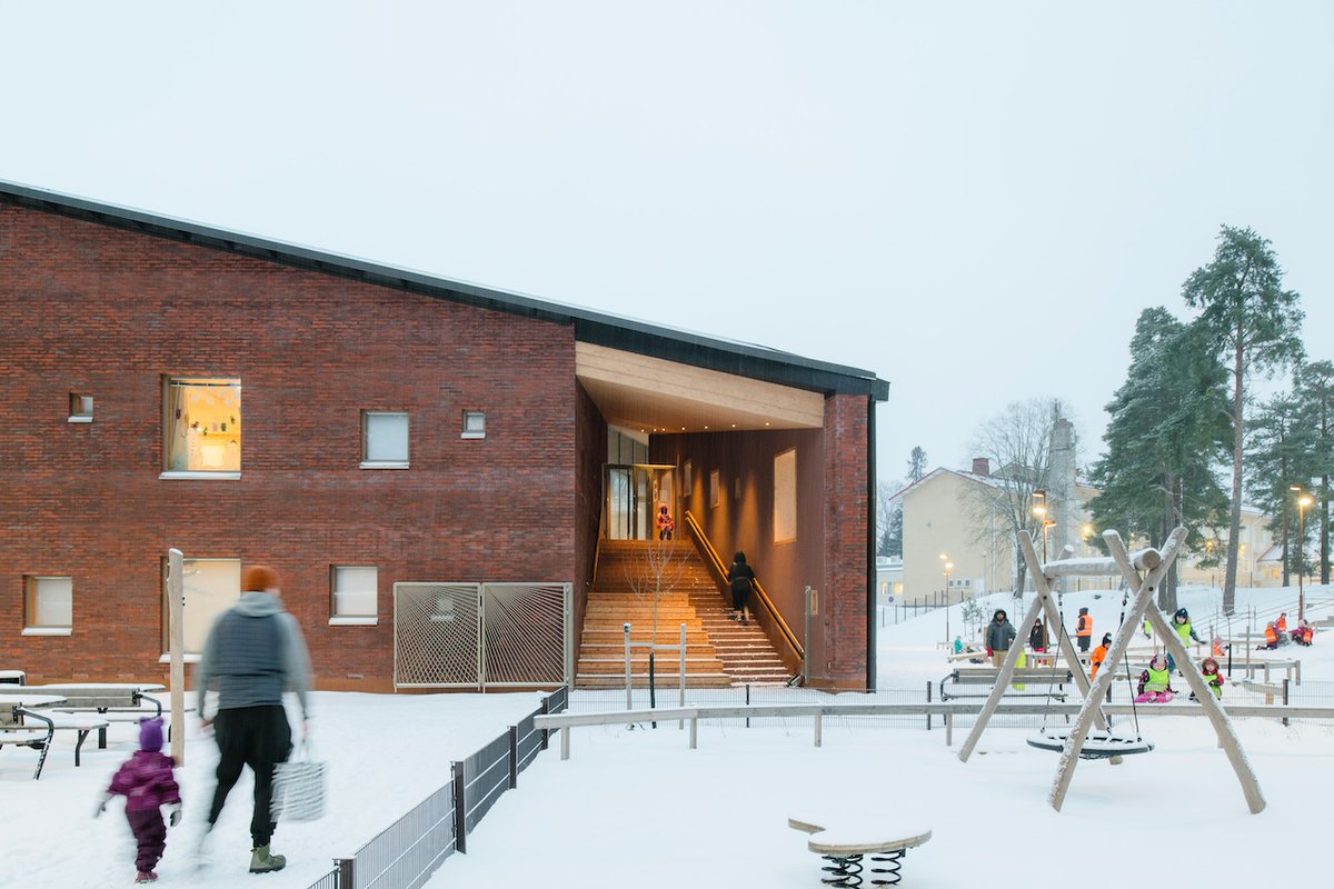Architizer's tweet photo. This daycare extends the character of the surrounding forest indoors, using natural materials and adaptable spaces to support children's daily routines.

📍 Helsinki, Finland
Project by: Verstas Architects Ltd.
Details: https://t.co/Of9Gxq5gJN https://t.co/SnHpoI4Eqj