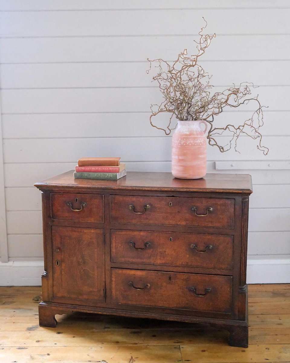 loveantiques's tweet photo. 🔦 Dealer Spotlight 🔦

Terrou Studio brings together a wealth of expertise in fine art, antiques, and restoration. With qualifications from the Gemmological Association of Great Britain and over seven years' experience at leading auction houses including Sotheby's and Bonhams. https://t.co/60B4Zzsdyg
