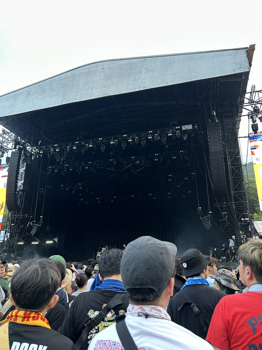 SbnK09's tweet photo. フジロック、ハイスタ前現着 https://t.co/A29ONt4peD