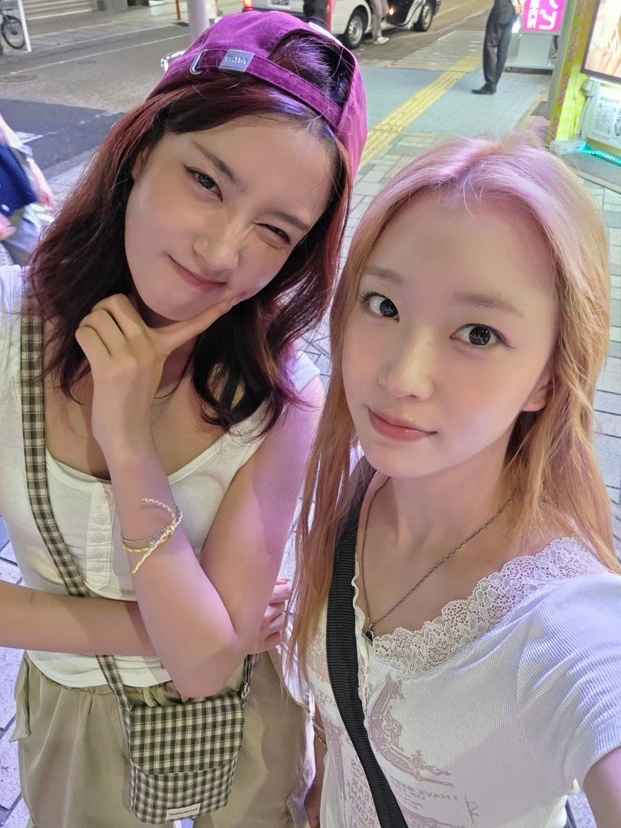 baesuminng's tweet photo. 수민이랑 자윤이 일본 여행 갔네🫳🏻🫳🏻 https://t.co/ZCZlaBHBhd