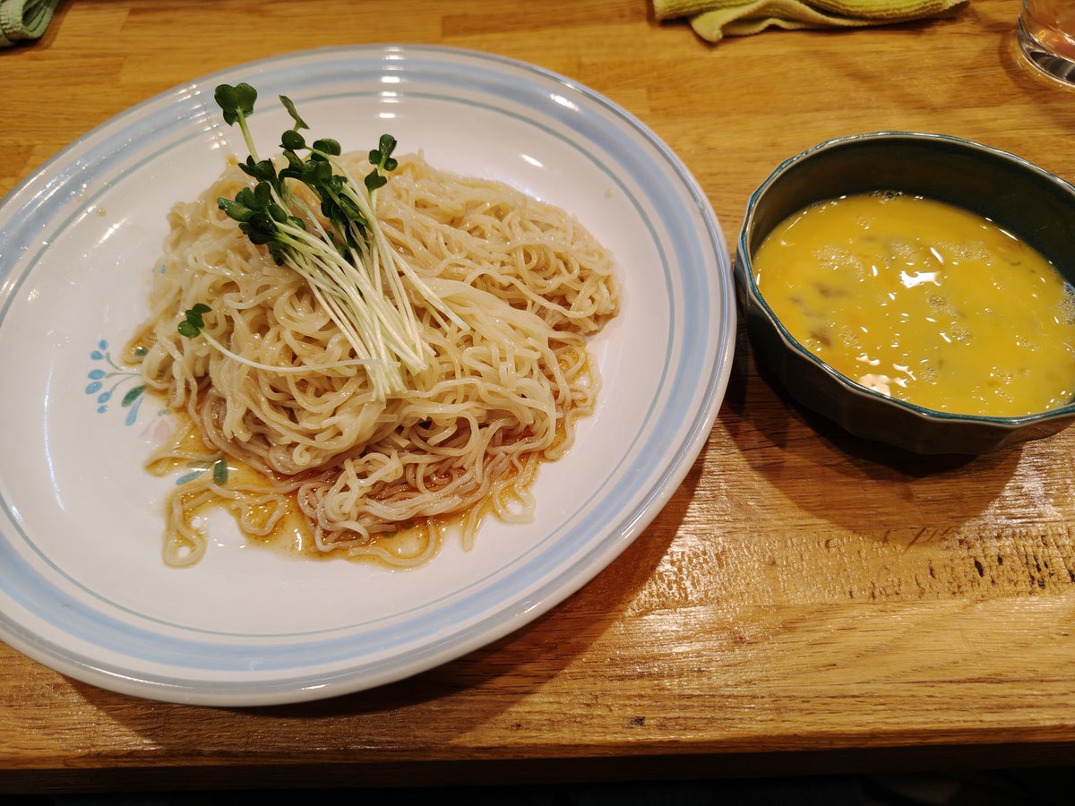 basil0408's tweet photo. 1年ぶりの冷やしそば
200g生玉子ダブル
めちゃ美味かった。
#必勝軒 https://t.co/dGQwFOf7q0