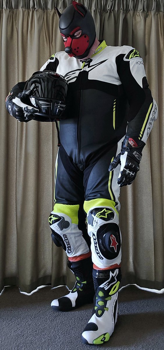 steaminhusky's tweet photo. Who wants to join me for #fullcoveragefriday ? https://t.co/DqndZfJUeD