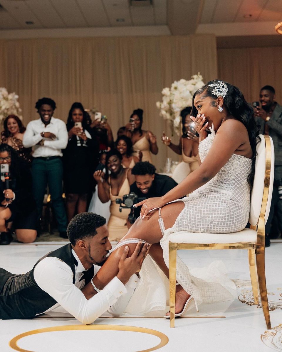 plugdontmiss's tweet photo. How I wanna take pictures with the loml https://t.co/Krkoslq2K4