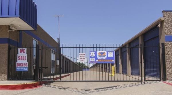 MachoStorage's tweet photo. Weekends are made for moving!  We have storage space at all of our convenient north Texas locations.  Bring us your extra stuff! Find a location near you at https://t.co/kTozWRywwL https://t.co/RRQieBW8bH