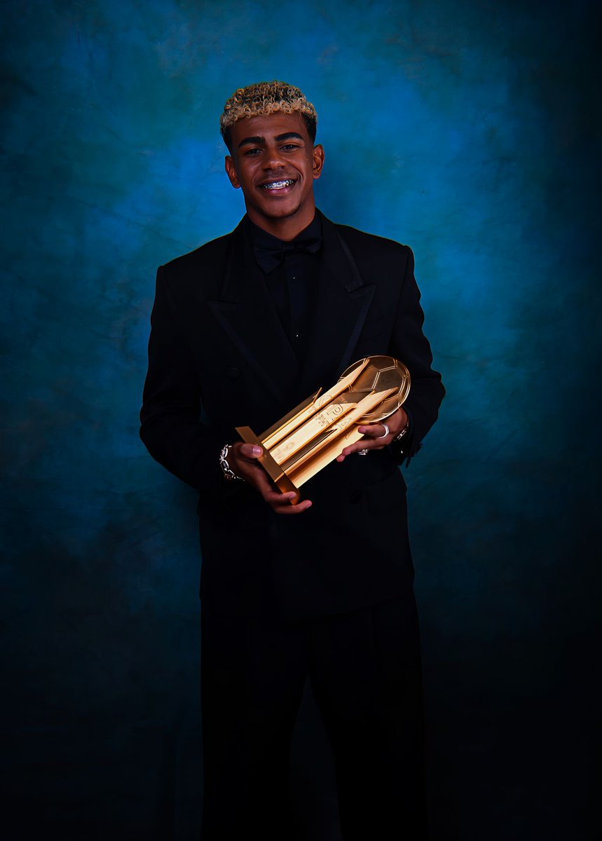 KalshiEPL's tweet photo. 🚨 STAT: Lamine Yamal could become the first player in football history to win both the Kopa Trophy and the Ballon d’Or in the same year.

At just 19, he remains eligible for both awards. 🌟🏆 https://t.co/PfjJdynMBq