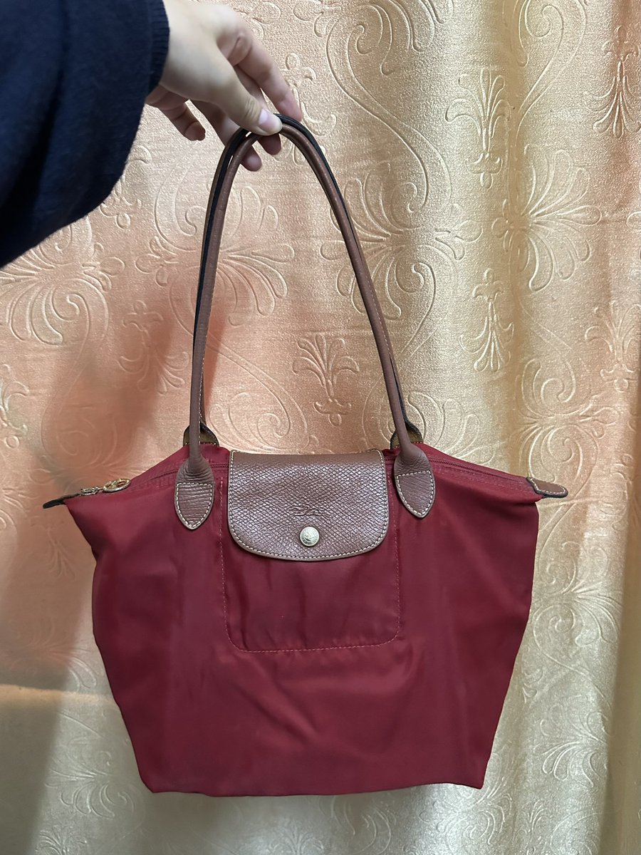 meowquirrel's tweet photo. Longchamp สี rouge S(M) long🪽

สภาพมอม ผ้านิ่ม ซับขาด เป็นแผ่นไม่แตกละเอียด ขอคนรับได้ค่า🤍 พตใน mention

ใส่ไอแพดได้ จุของเยอะ เอาไปใส่ที่จัดระเบียบได้ค่ะ สาวตัวเร้กขนาดกำลังพอดีค่า🪭

🦢 220 ซื้อ 2 ชิ้นในเธรดส่งฟรี

#เสื้อผ้ามือสอง #longchamp #ส่งต่อกระเป๋า #ส่งต่อlongchamp https://t.co/0aEnxghOSX
