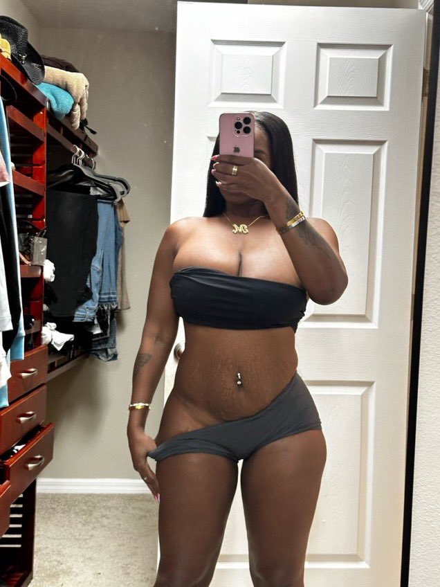 Queenclara200's tweet photo. Am available for hook up right now if you are available dm me 💦💦💦 https://t.co/iVmAhJZpz4