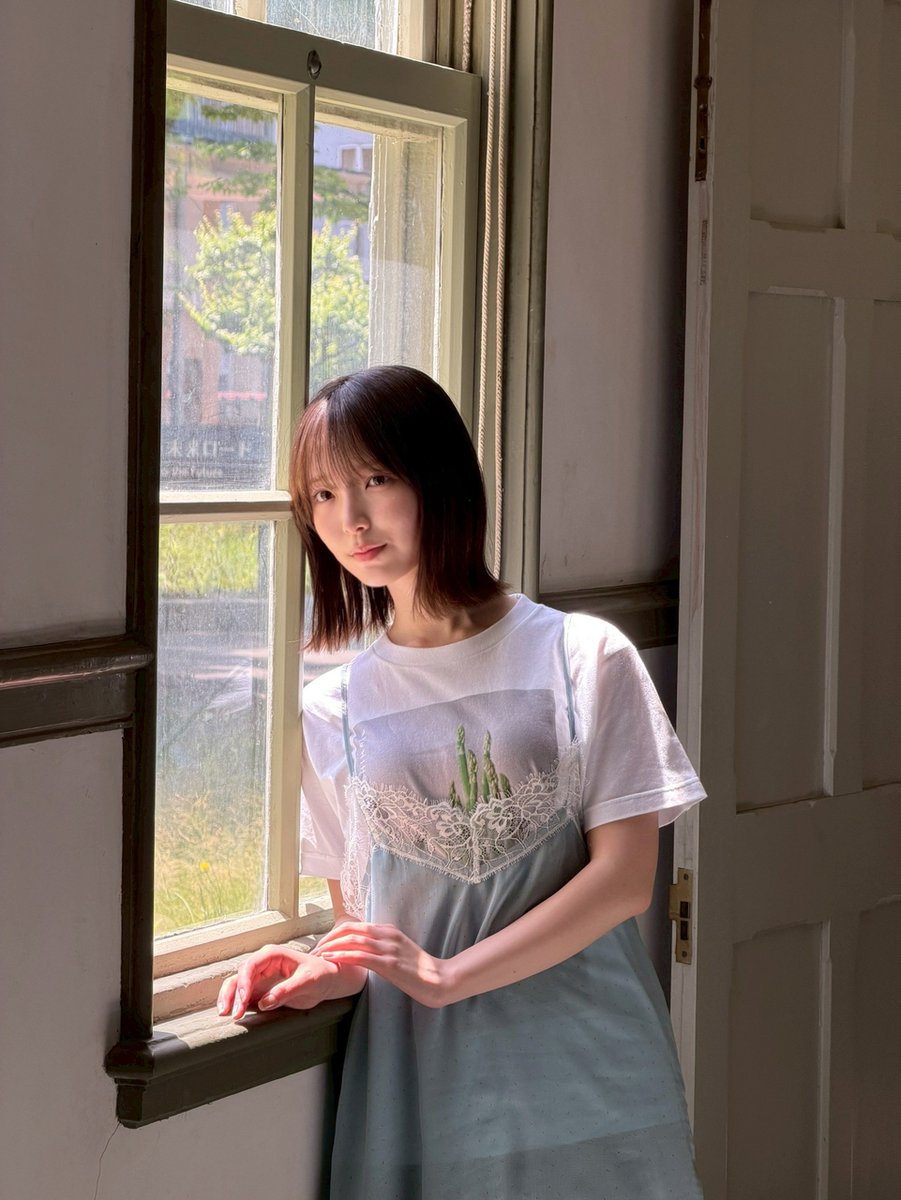 hinatazaka46's tweet photo. 【ブログ更新☀️ 渡辺莉奈】 夏夜 https://t.co/ZD2p3qBX0e #日向坂46 #渡辺莉奈 https://t.co/u8Zma6VzIw