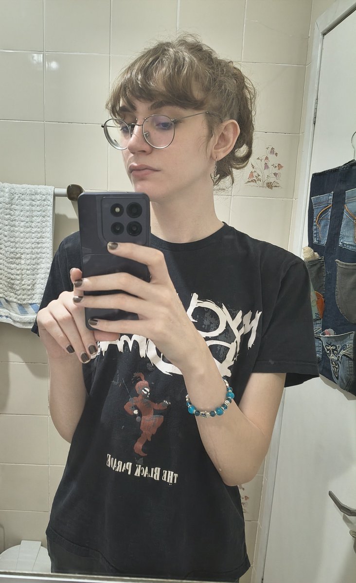 nathnatash's tweet photo. Cabelo preso dps de mêses https://t.co/JLHjDv5aP8