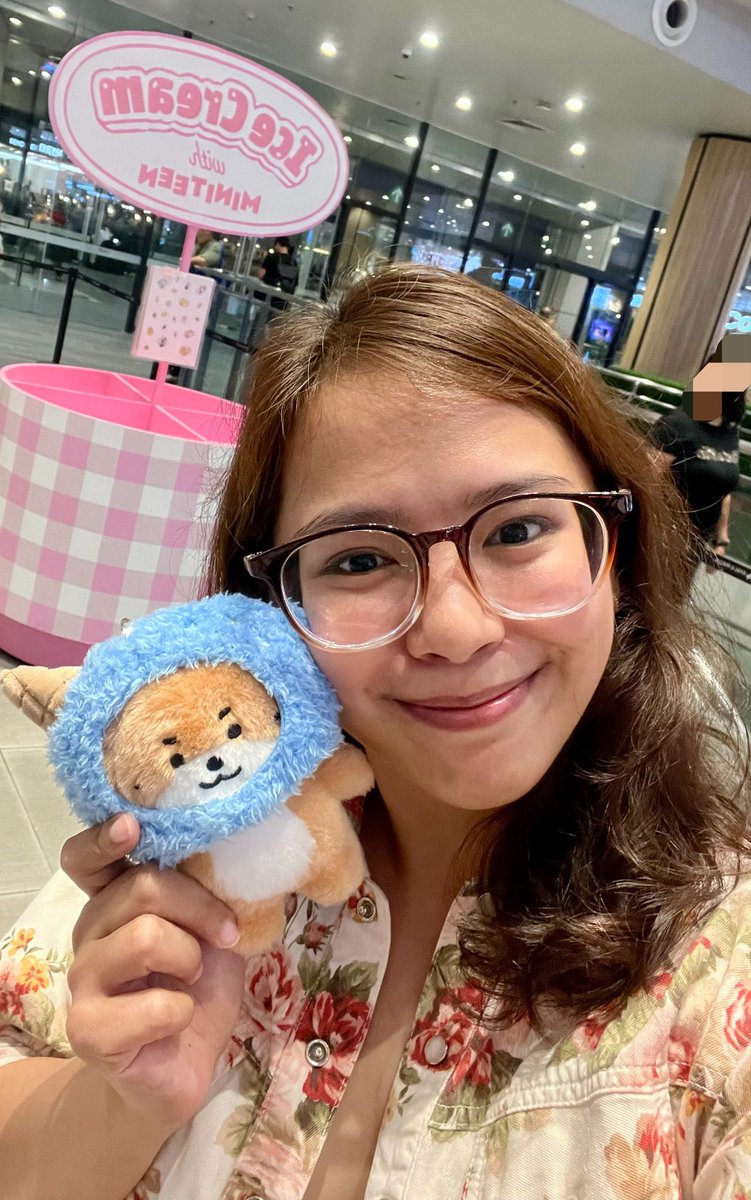 kwancart's tweet photo. Picture na lang muna kasi mahal 😭 https://t.co/a4UHJ2TrQq