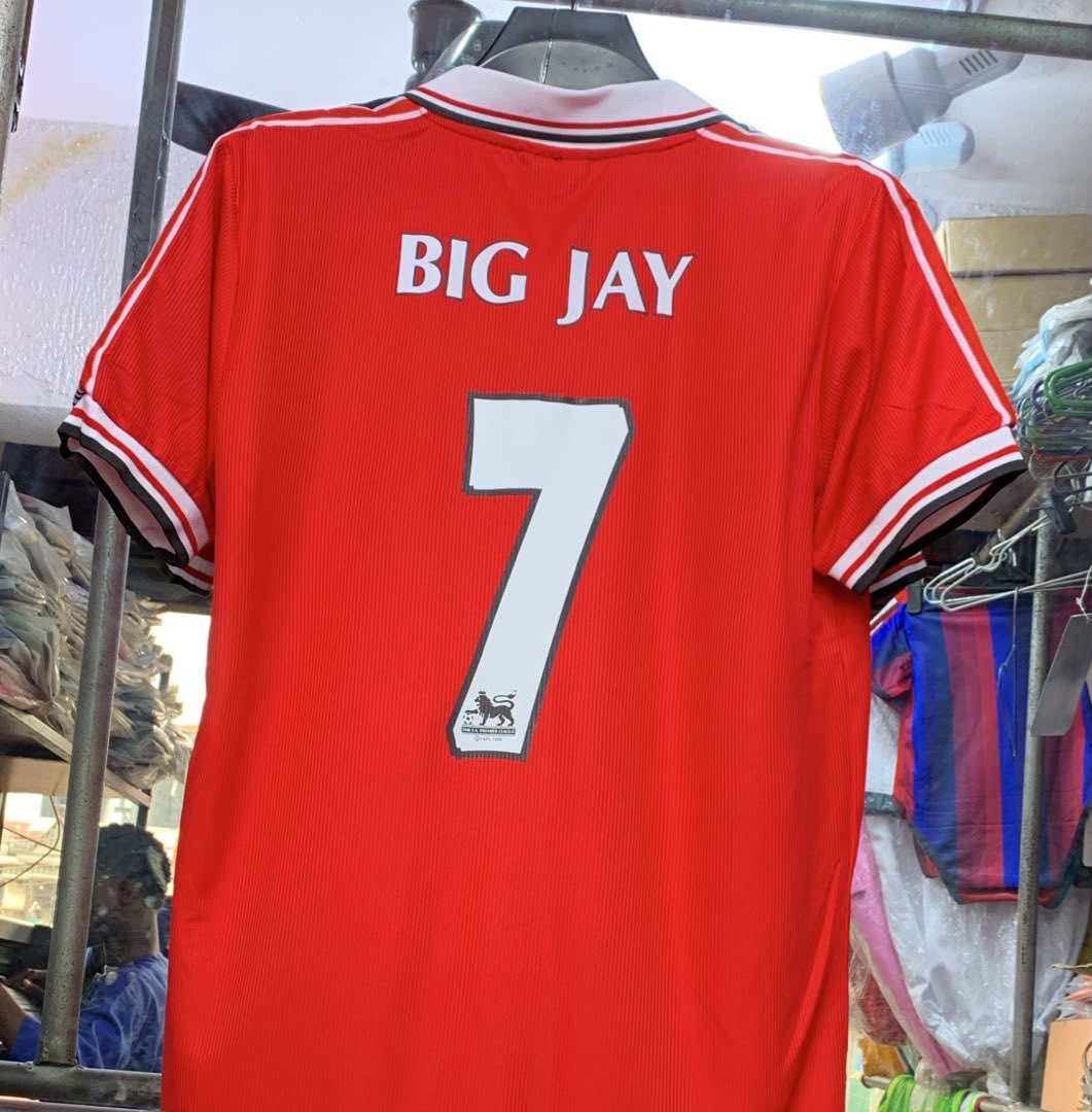CircuzClozet's tweet photo. Jerseys available 
Frame 1= N25,000 (vintage) 
Frame 2,3&amp;4= N15,000 (fan version) 
Customization= N5,000
Nationwide delivery 📦 
Pls RT https://t.co/TA30jgYjwO