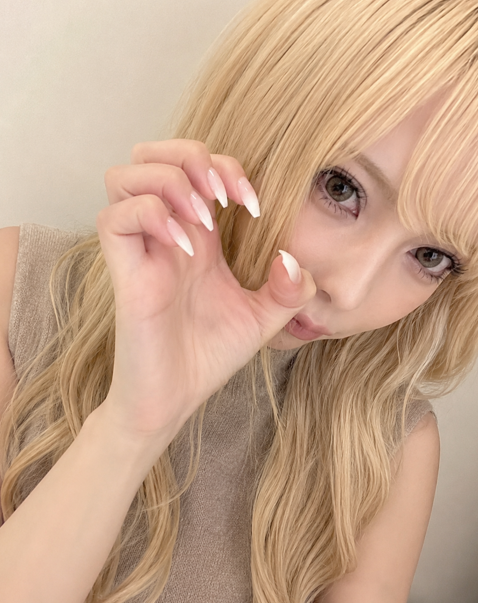 みく tweet media