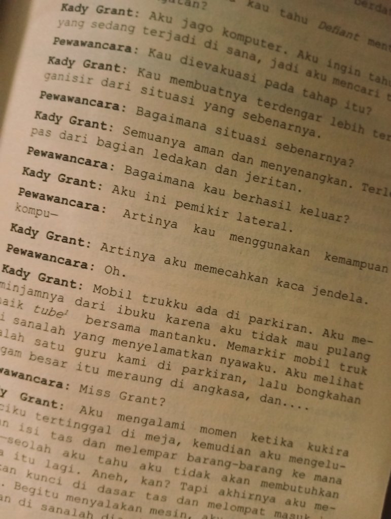 mfth123_'s tweet photo. Currently Reading
Illuminae by Amie Kaufman &amp; Jay Kristoff
39/565
Ini tuh novel genrenya sci-fic. Formatnya pun buat tercengang, semacam wawancara sama file. Pokoknya semangat yuk buat ngelanjutinnya besok🔥🔥
@cozy_book https://t.co/HHGmZA4sP0