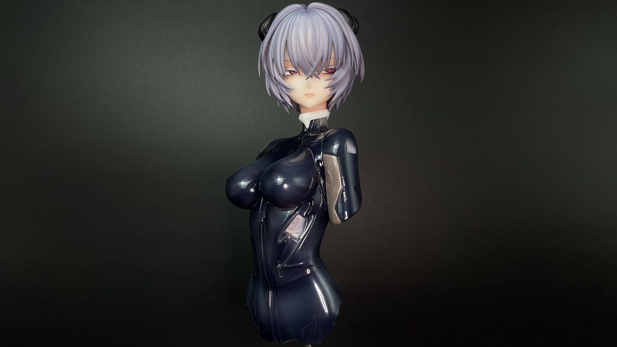 toto_armored's tweet photo. 【 TOTO MODEL : Process Log 】
エヴァ/綾波レイ（PussRoda）
頭部組立と腕部塗装を執行しての仮組。

クリア塗装の髪、クリア塗装の素肌、UVレジンの追視アイ、メッキ越しに血色が透過するプラグスーツ。

この4段構えが、最高の高貴さと艶麗さを付加します。#wf2026s https://t.co/kQhZQMmCwX