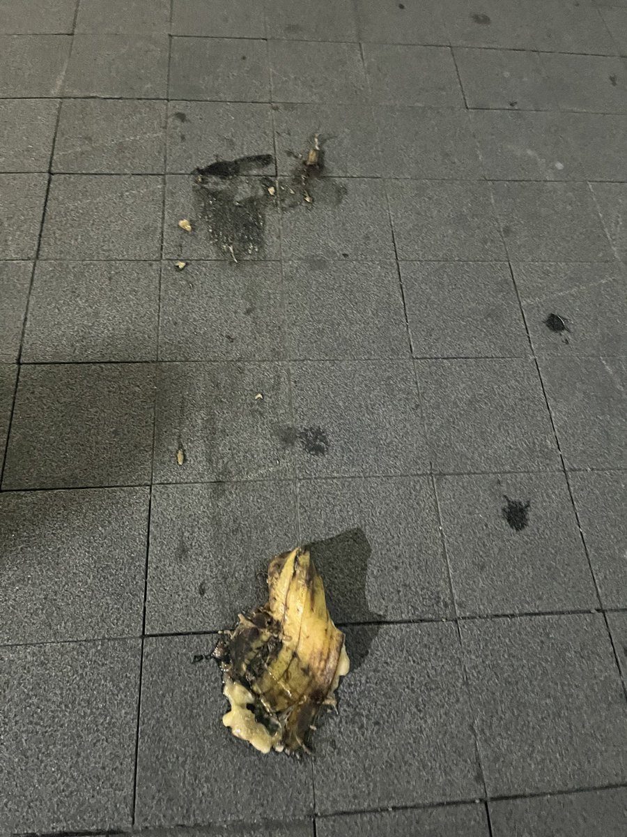nerol43's tweet photo. 这是一个悲伤的故事……#案发现场 https://t.co/5ATk7A0M3T