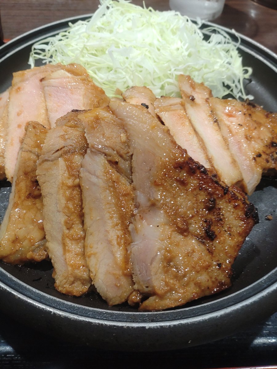 ItsukichiKatyo's tweet photo. 大地の恵みなので広義的にはサラダ https://t.co/irMMobDoTh