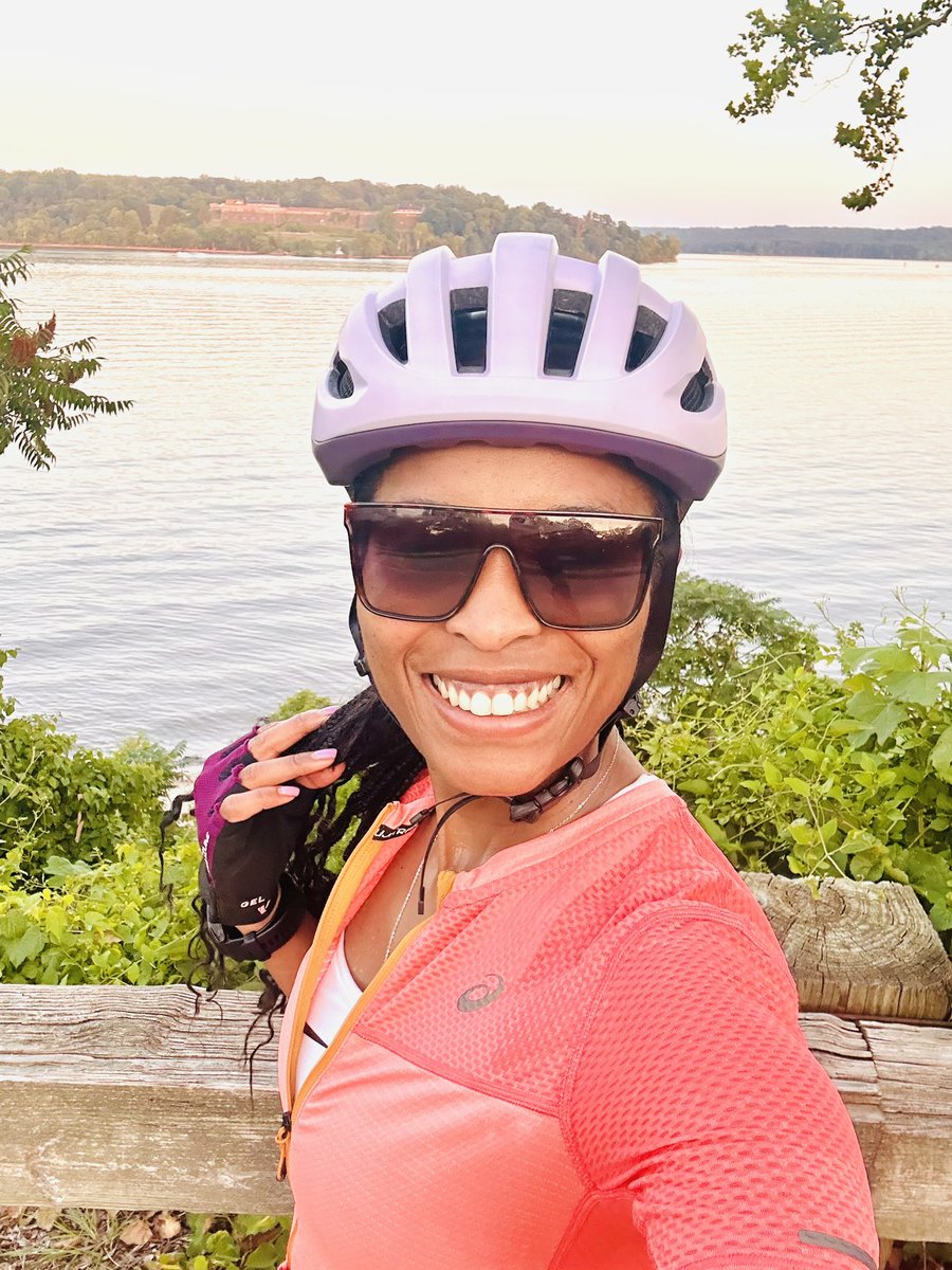 CarolinePule's tweet photo. #CycleWithCP 🚴♀️🧡 21km (132m elev.) Ride by Mount Vernon Trail!💪😎 20km Ride. Nice day out in Mother Nature, beautiful trail and scenery🌿. For the love of cycling and outdoor adventures.✨
.
.
#outdooradventures #FitnessFanatic #beatyesterday #cyclingmotivation https://t.co/77tuczjSrd