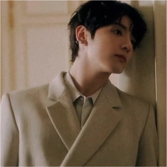 vksdior's tweet photo. #taekookau where 

“Hi, I’m Taehyung’s wife, who are you?”

“I’m his husband.” https://t.co/boDzmF0EqC