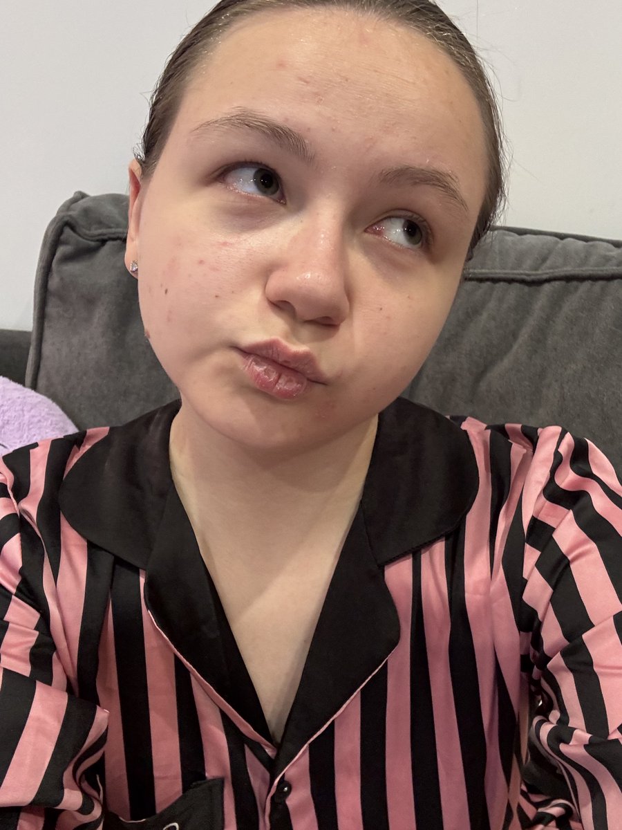 Emmi 🧸 tweet media