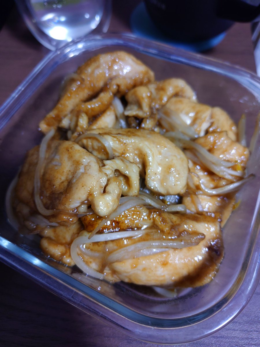 obo_1378's tweet photo. こういうのよ……
私にはこういう簡単ものがお似合いなのよ←
そぎ切りした鶏ムネ肉に塩コショウand片栗粉まぶして焼いて、もやしぶっ込んで、酒醤油みりん砂糖で煮詰めて完成のやーつ(:3_ヽ)_ https://t.co/BFlSSLkqIn
