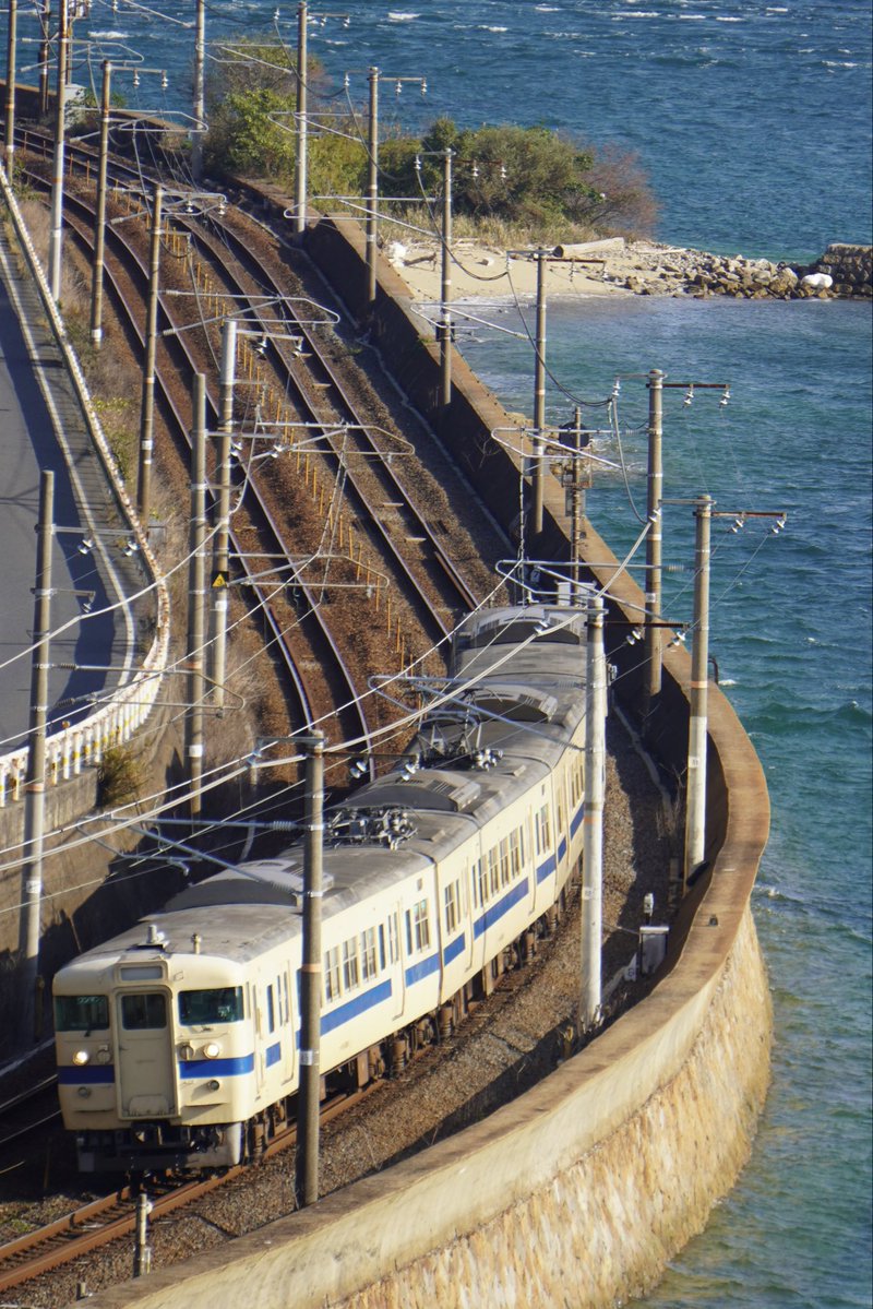 soumen1013's tweet photo. #曲がる列車を愛でる
カーブかどうか審議のものもありますが https://t.co/TVCZySc2ea