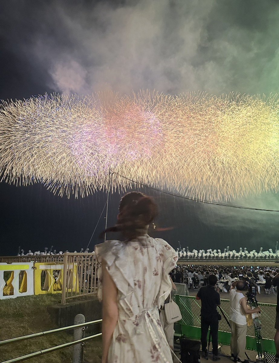 _o_k_a_i_r_i_'s tweet photo. わーい今年も！！！！

BSフジ 日本一の海中空大花火！ぎおん柏崎まつり海の大花火大会2026生中継に七海と出演させていただきます！🎆🎀嬉

私たちと一緒に夏の思い出作ろ～☺️🎶

 #柏崎花火 https://t.co/ecIes72747