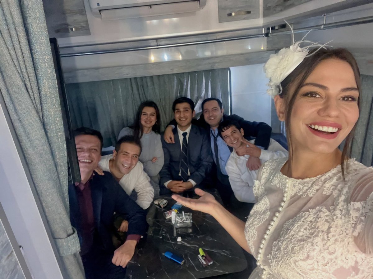 demetfarzane's tweet photo. 📸 | @/handegoktepee 

#DemetÖzdemir   #CinlerinDüğünü https://t.co/kjIRM6RcuD