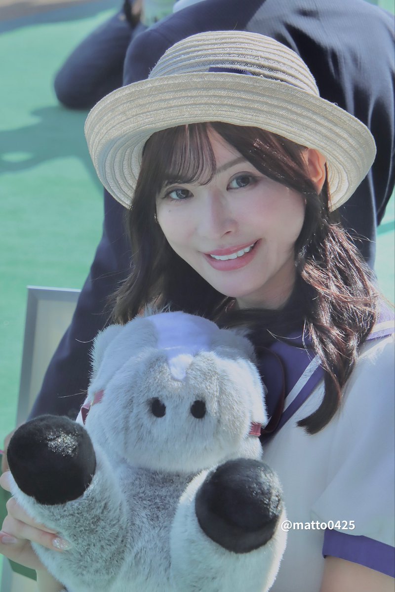 matto0425's tweet photo. 2026.6.6
東京競馬場ウィナーズサークルにて

ぬいぐるみの右前足を振ってくれる🥰😍

可愛すぎるみなみ様🥰🥹

#姫野みなみ 様 https://t.co/WmEBlPCVP9