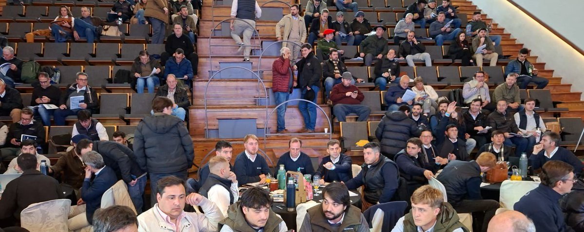 La_Lehmann's tweet photo. Desde temprano, la Lehmann dice presente, de la mano de @rosgan_bcr, en la 138° Expo Rural de Palermo, acompañando a productores y fortaleciendo vínculos en una de las muestras más importantes del país. 🌾

@exposicionrural https://t.co/ruG4KsVJGF