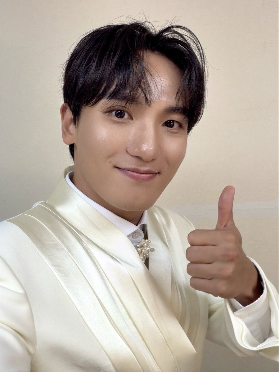 YTSEO_official's tweet photo. [🏷️] #오늘의_택 

26.07.24
👉#수제천보존회와한국가곡 

#서영택 #YeongTaekSeo https://t.co/3XtR2RwJAI