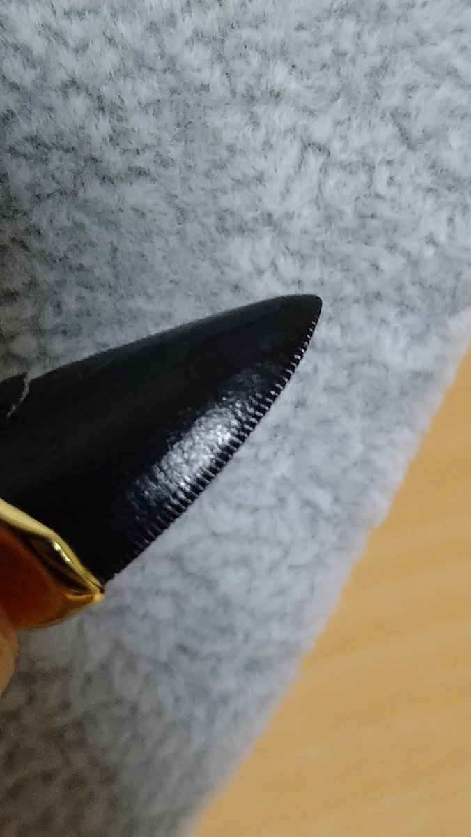 Akikan_1981's tweet photo. ネックレス加工したアルバートサウルスの歯(サルコファグスではない為、ダスプレトの可能性アリ)
現在は採掘禁止となってしまったモンタナ州インディアン居住区内で採れた貴重な化石です。

明後日の福井博物館で装備していく予定！🦖

#金曜日だから化石貼る https://t.co/1MA4zKKF60
