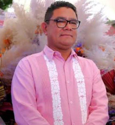 Caballer0DLN's tweet photo. En #Oaxaca no existe libertad de expresión o dices lo que @salomonj quiere escuchar o te manda a bajar, detrás de la contratación de los mal Llamados Influencers Oaxaqueños está un gato de @saymipinedav que es su fotógrafo personal @edgargalann empleado de @cortv https://t.co/Ng4MOxxXNM