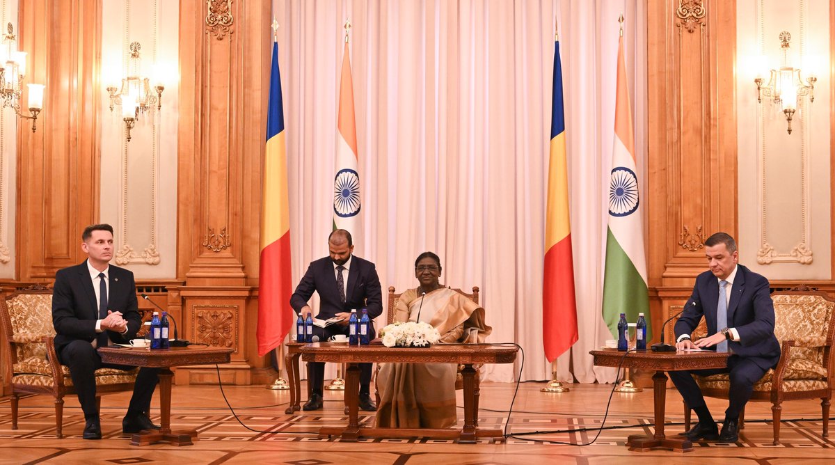 ArgusNews_in's tweet photo. #Bucharest | President Droupadi Murmu met Romanian Senate President Mircea Abrudean and Chamber of Deputies President Sorin Grindeanu at the Parliament Palace, reaffirming India's commitment to strengthening parliamentary cooperation and the India–Romania strategic partnership.
#PresidentMurmu #Romania #IndiaRomania #Diplomacy #ArgusNews