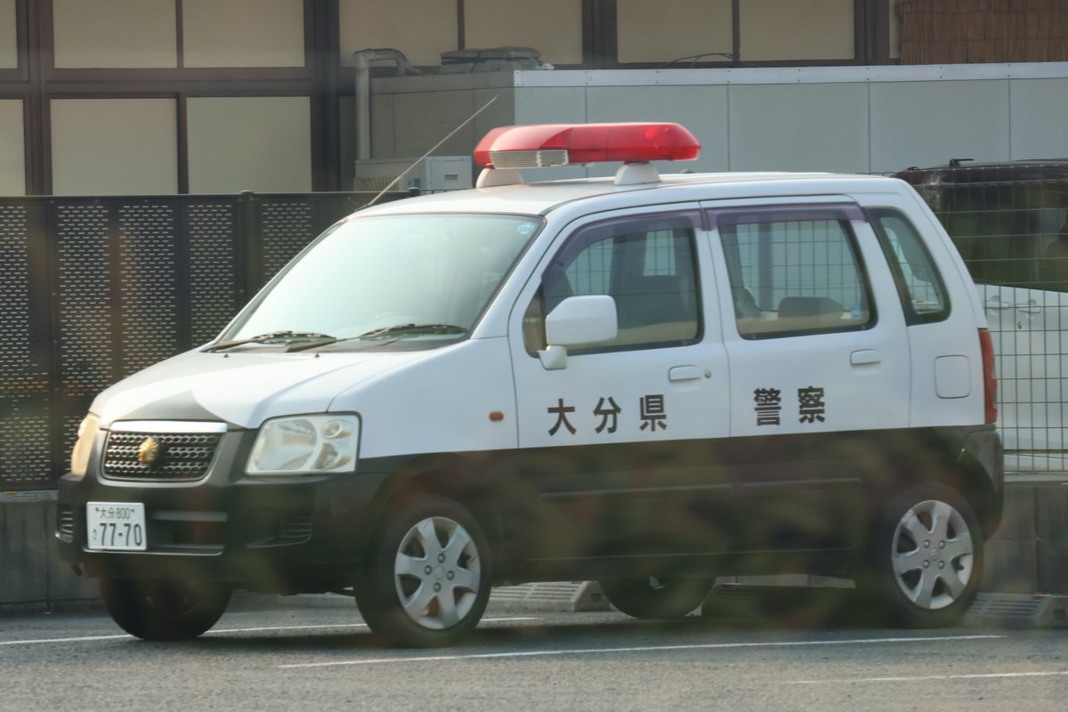 KUPS39M's tweet photo. 大分南警察署 スズキソリオ小型警ら車
3年ほど前までは熊本でも見かけた初代ソリオ
少しでも長く運用されるのを願います
#パトカー https://t.co/vMGO9OckcT