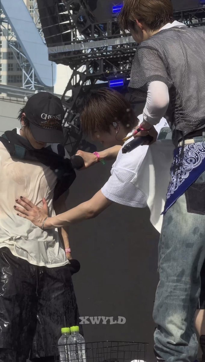 0311_gnol's tweet photo. 脱ぐより透けてる方がダメだって知らないお子ちゃまたち… https://t.co/2py3ZBGgbq